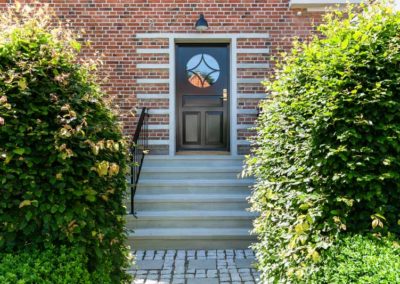 Facade og trappe