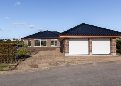 Hus og garage